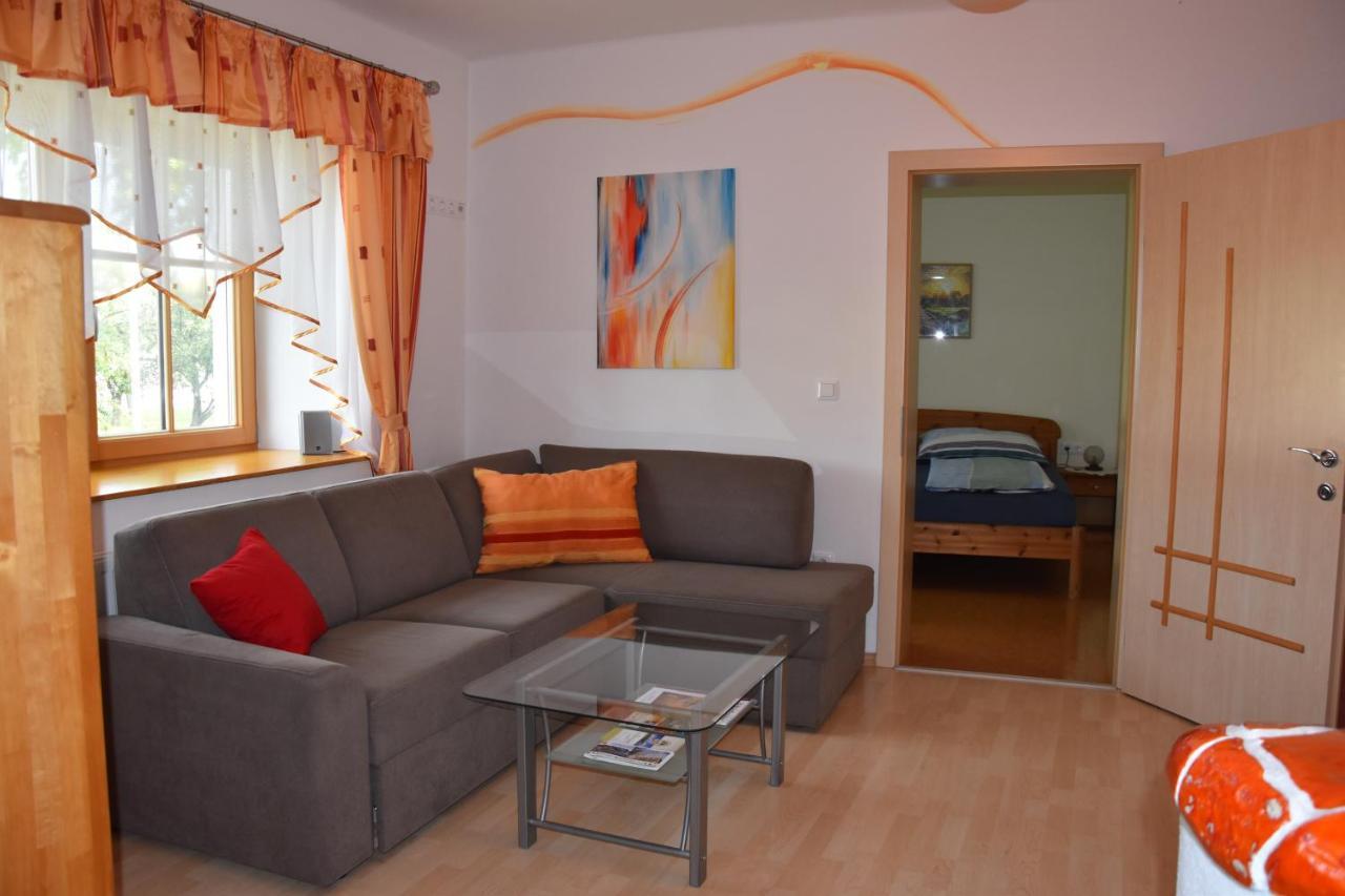 Biohof Weissensteiner Apartment Ullrichs Bagian luar foto