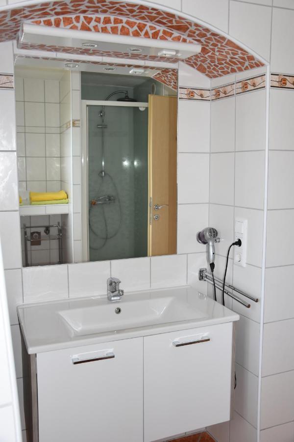 Biohof Weissensteiner Apartment Ullrichs Bagian luar foto