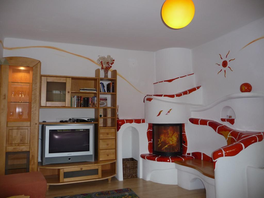 Biohof Weissensteiner Apartment Ullrichs Ruang foto