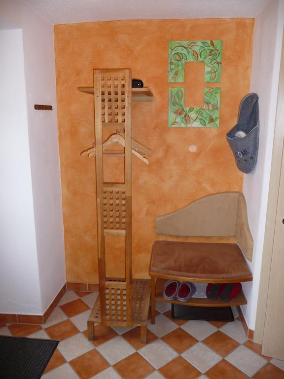Biohof Weissensteiner Apartment Ullrichs Ruang foto